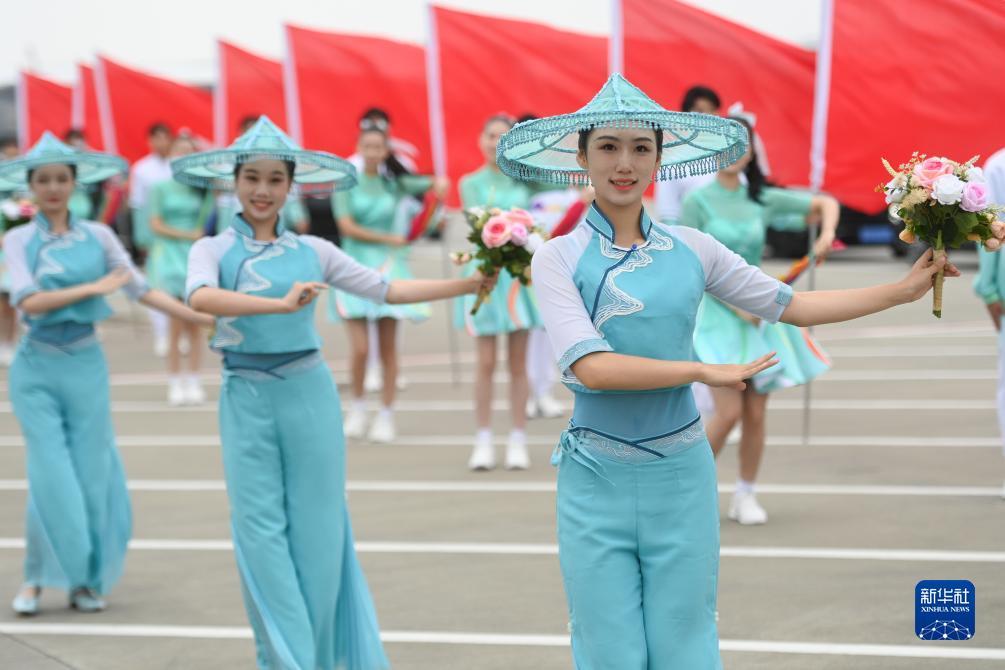 冰球突破玩法规则